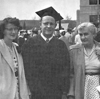 Neil Davis poses with his wife, Rosemarie, and mother, Bernice Davis, on graduation day. Photo: Geophysical Institute